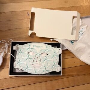 Omnilux Contour Face